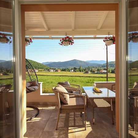 Holiday House Leona Оточац Экстерьер фото