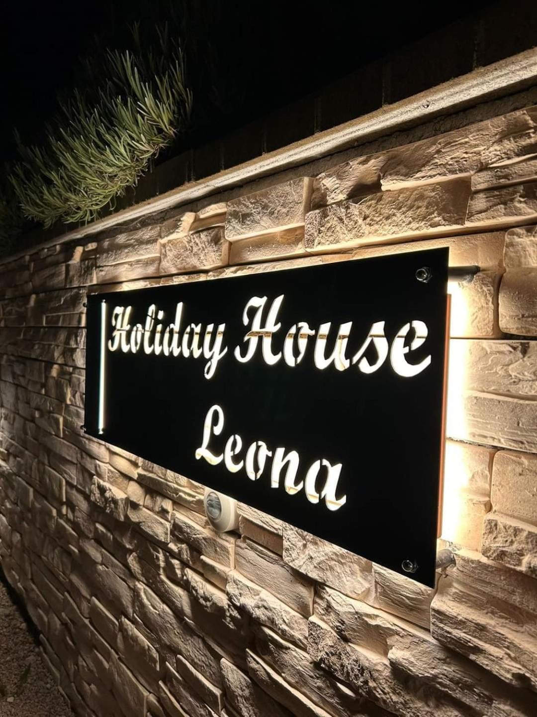 Holiday House Leona Оточац Экстерьер фото