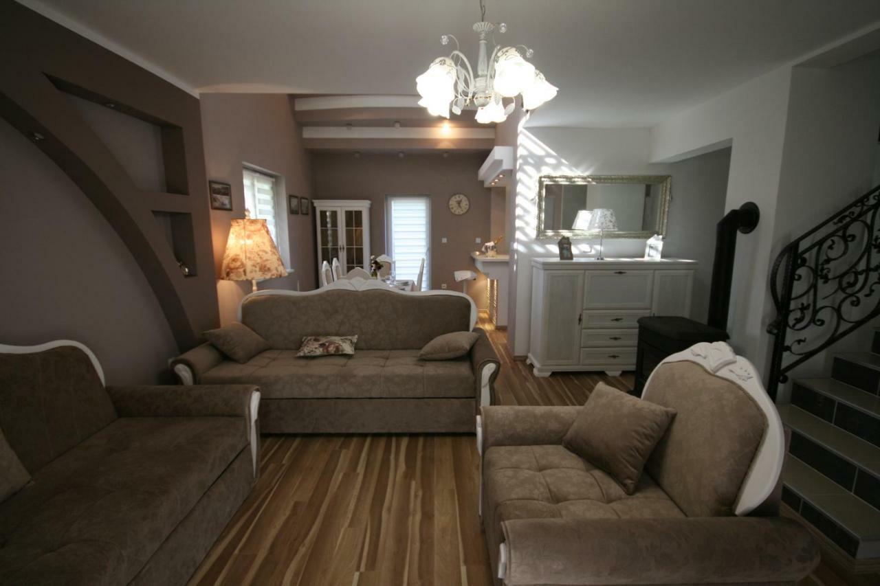Holiday House Leona Оточац Экстерьер фото