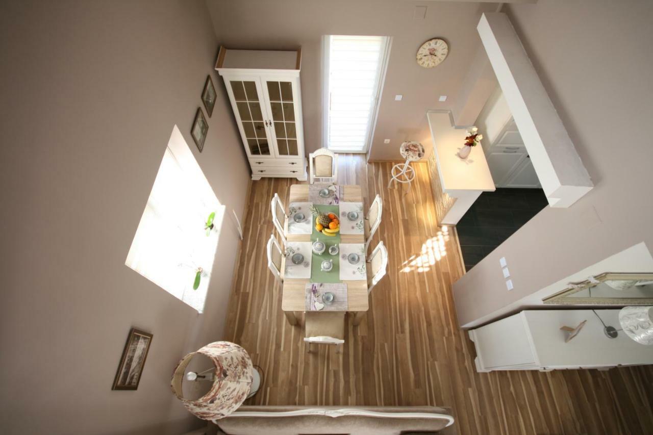 Holiday House Leona Оточац Экстерьер фото