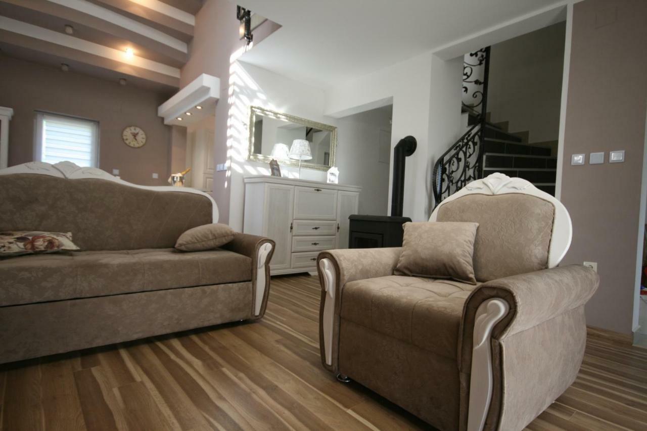 Holiday House Leona Оточац Экстерьер фото