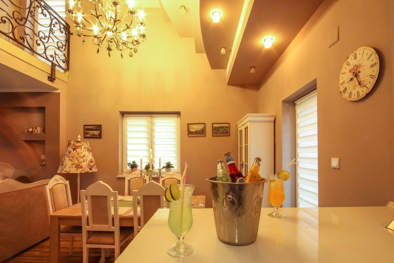 Holiday House Leona Оточац Экстерьер фото