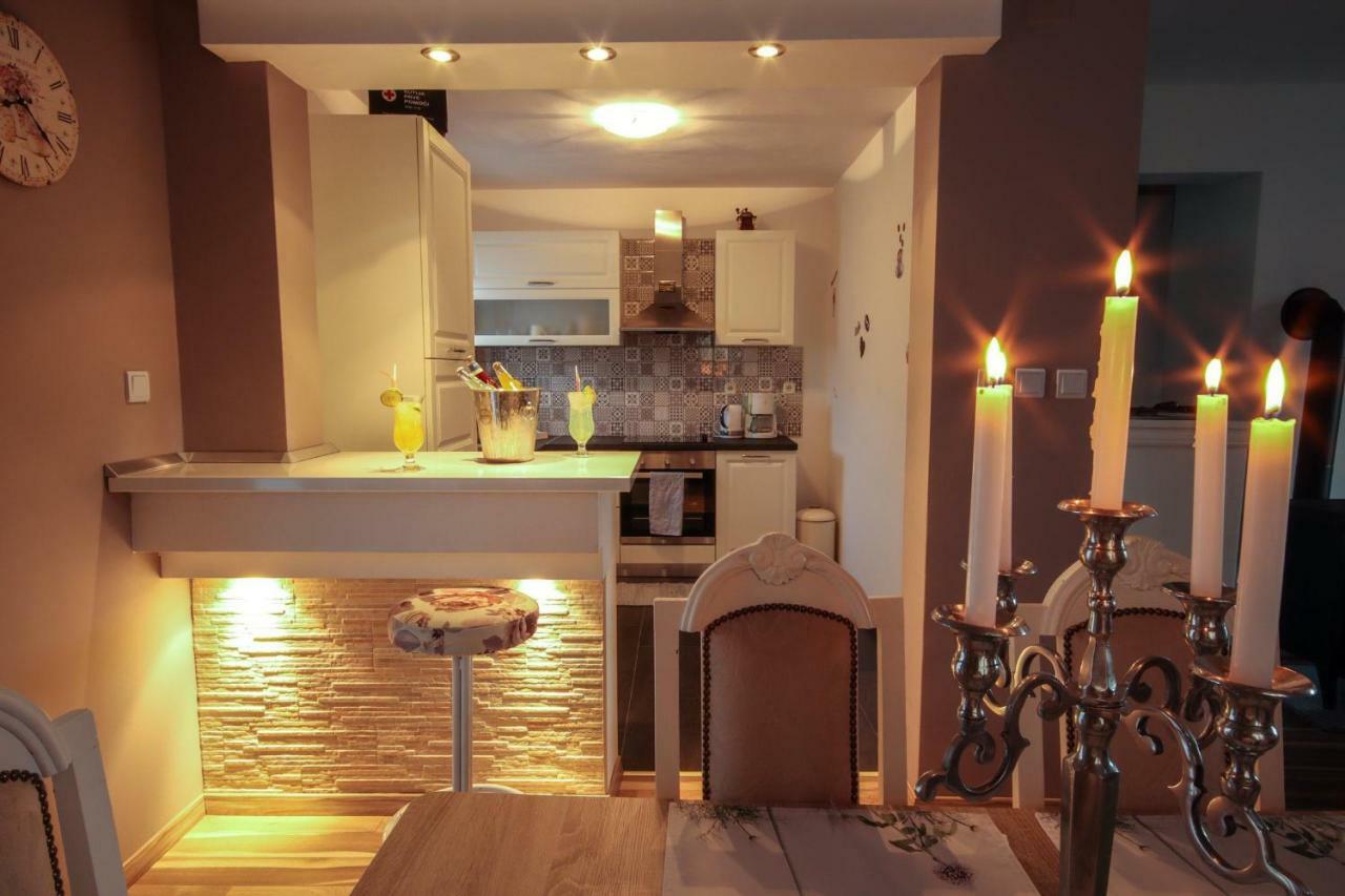 Holiday House Leona Оточац Экстерьер фото