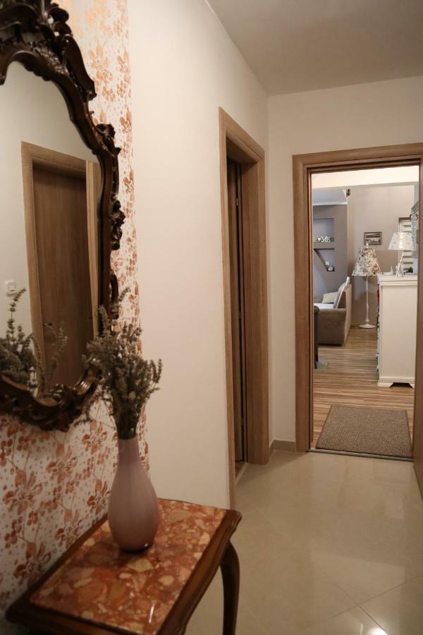 Holiday House Leona Оточац Экстерьер фото