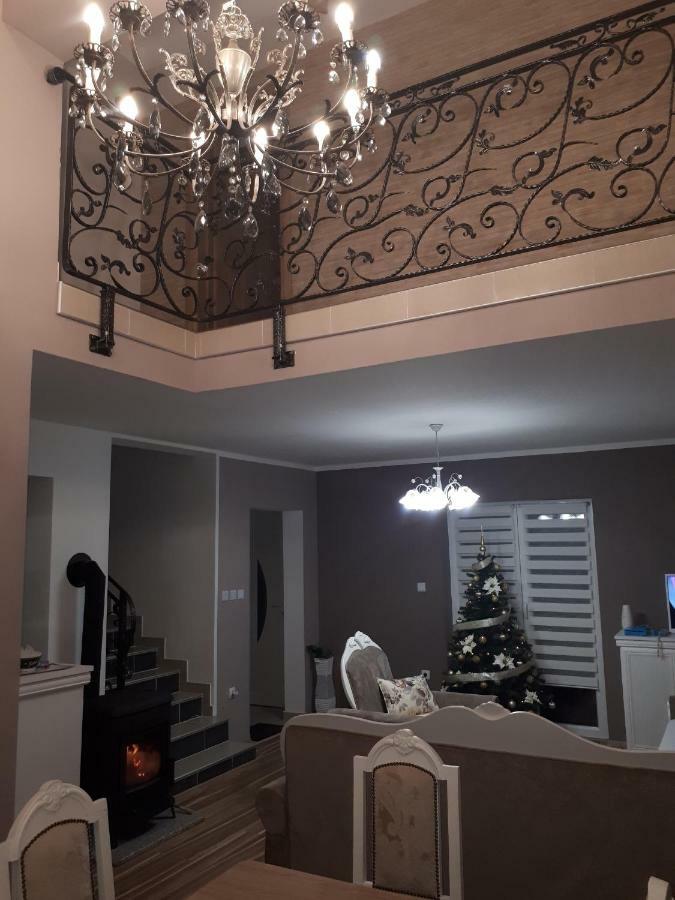 Holiday House Leona Оточац Экстерьер фото